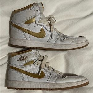 Nike kids  High-Top Sneakers - White and Gold Accents US boys 2